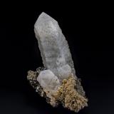 Quartz, CalciteMina Los Remedios, Taxco de Alarcón, Municipio Taxco, Guerrero, México10.3 x 9.0 cm (Author: am mizunaka)