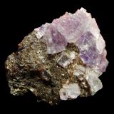 Sphalerite and FluoriteMinerva I Mine, Ozark-Mahoning group, Cave-in-Rock Sub-District, Hardin County, Illinois, USA42 mm x 36 mm x 23 mm (Author: Dany Mabillard)