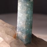 Beryl (variety aquamarine), QuartzValle Codera, Novate Mezzola, Valchiavenna, Sondrio, Lombardía, Italia93 x 38 mm (Author: Sante Celiberti)