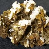 Chalcopyrite, Siderite, DolomiteMina Kaiwu, Hezhang, Prefectura Bijie, Provincia Guizhou, China5 x 4 cm (Author: Volkmar Stingl)