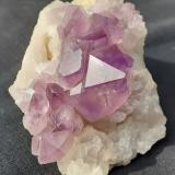 Quartz (variety amethyst)Mina Fengjiashan, Edong, Daye, Prefectura Huangshi, Provincia Hubei, China6 x 5 cm (Author: Volkmar Stingl)