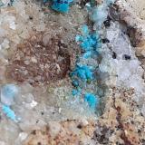 Chrysocolla, Dolomite, Calcite, Cuproadamite (?)Distrito minero Ringenwechsel, Troi, Distrito Schwaz, Valle Inn, Tirol Norte, Tirol, Austria8 x 5 cm (Author: Volkmar Stingl)