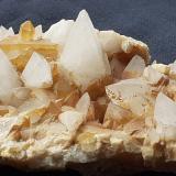 Quartz, CalciteCañon Fendels, Ried im Oberinntal, Distrito Landeck, Tirol Norte, Tirol, Austria8 x 5 cm (Author: Volkmar Stingl)