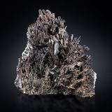 DyscrasiteMina Bouismas, Agdz, distrito minero Bou Azzer, Provincia Zagora, Región Drâa-Tafilalet, Marruecos22 x 10 x 22 cm / main crystal: 7.5 cm (Author: MIM Museum)