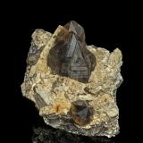 Quartz (variety smoky quartz), OrthoclaseGlen Rosa, Isla de Arran, North Ayrshire, Escocia / Reino Unido7.1 x 5.5 cm (Author: am mizunaka)