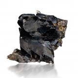 Schneiderhöhnita<br />Mina Tsumeb, Tsumeb, Región Otjikoto, Namibia<br />2.5 x 2 x 2 cm / cristal principal: 2.3 cm<br /> (Autor: Museo MIM)