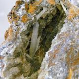 Hemimorfita<br />Grupo Minero Arroyo Conejo, Berlanga, Comarca Campiña Sur, Badajoz, Extremadura, España<br />Cristal mayor de 2,2 cm<br /> (Autor: Inma)