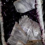 Amethyst Geode with Selenites,beautiful specimen . About 35 pounds and measuring about 1 meter high and 40 cm in length. The unique two mines that had selenite at the Rio Grande from the south are currently closed. (Author: silvio steinhaus)