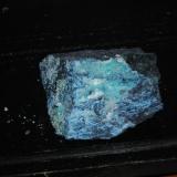 Melanterita recubriendo una capa de azul de mineral no identificado.
Mina de Can Palomeres, Malgrat de Mar, Maresme, Barcelona, Cataluña, España.
8x7cm (Autor: marcel)