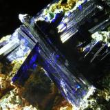 Azurita.
Mina Touissit, Oujda, Marruecos.
6x4,5x3 cm.
Detalle pieza anterior. Col. y foto Nacho Gaspar. (Autor: Nacho)