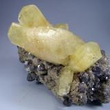 Calcita. Sweetwater Mine. 15´5x11 cm. Cristal de 11 cm (Autor: geoalfon)