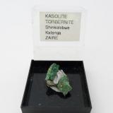 Kasolita sobre Torbernita
Shinkolobwe - Katanga - Congo (Zaire)
+10 mm (matriz) +0.8 mm microcristales (Autor: RodrigoSiev)