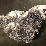 Cerusita, galena<br />Mina Mineralogia, El Molar, Comarca Priorat, Tarragona, Cataluña / Catalunya, España<br />4 x 2 x 1 cm<br /> (Autor: Javier Rodriguez)