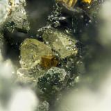 Daqingshanite-(Ce)Cantera Poudrette, Mont Saint-Hilaire, La Vallée-du-Richelieu RCM, Montérégie, Québec, CanadáFOV = 2mm (Author: Doug)