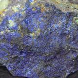 Azurita<br />Mines de Can Montsant, Can Montsant (Massís del Montnegre), Hortsavinyà, Tordera, Comarca Maresme, Barcelona, Cataluña / Catalunya, España<br />4 x 3 x 2 cm<br /> (Autor: karbu8)
