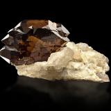 Quartz (variety smoky quartz) on CalciteAiguille de Talèfre, Mont Blanc, Chamonix, Haute-Savoie, Auvergne-Rhône-Alpes, Francia16,0 	x	10,0	x	7,0	cm (Author: MIM Museum)